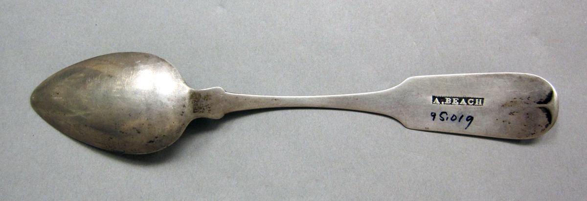 1998.0004.3932 Silver spoon underside