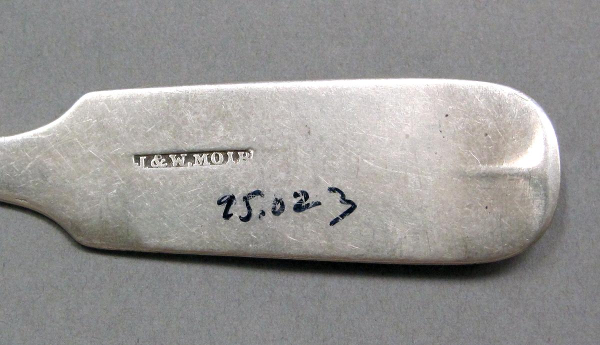 1998.0004.3936 Silver spoon mark