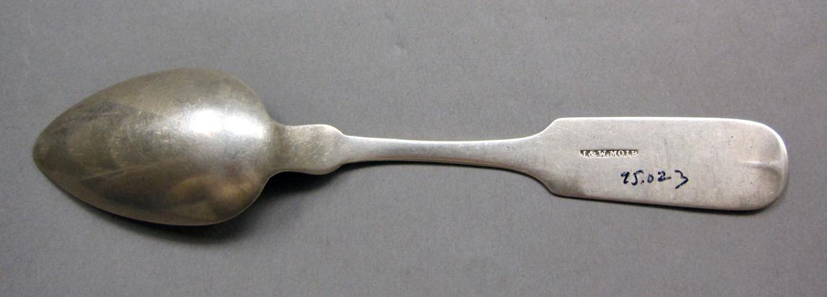 1998.0004.3936 Silver spoon underside