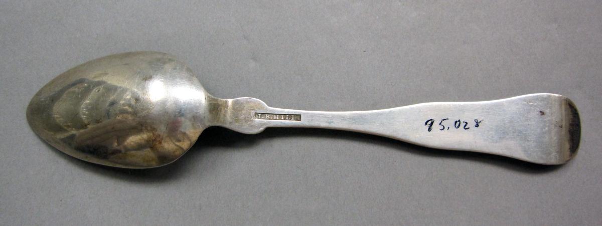 1998.0004.3941 Silver spoon underside