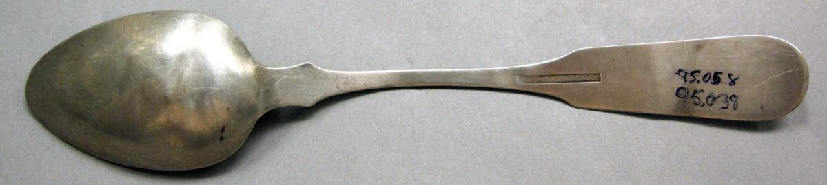 1998.0004.3951 Silver Spoon underside