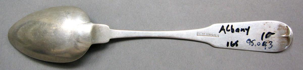 1998.0004.3956 Silver Spoon underside