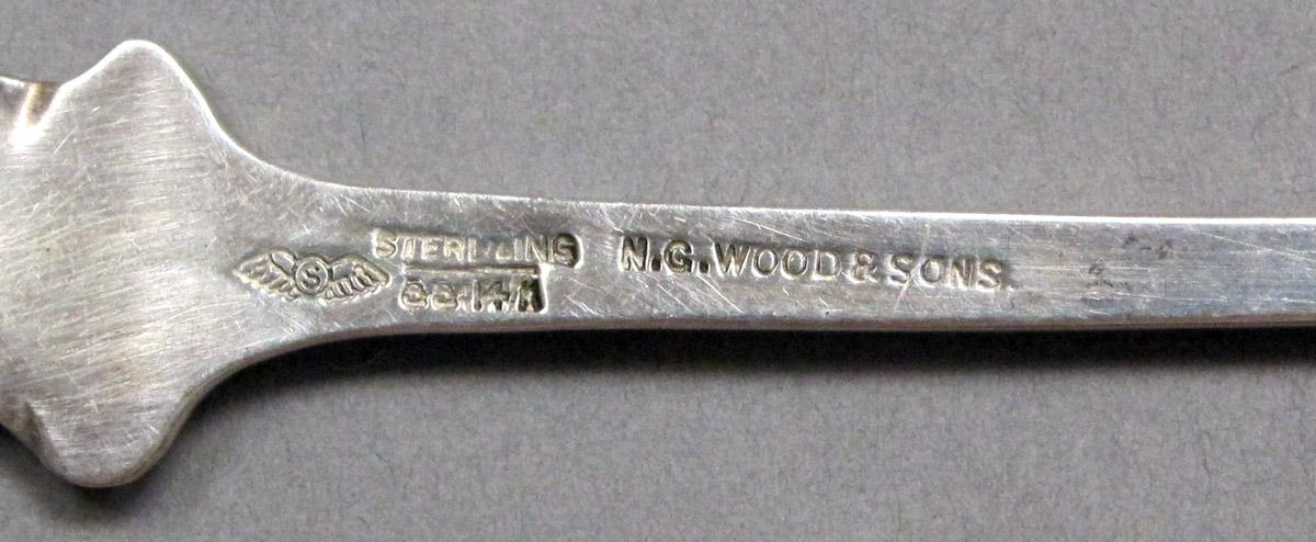 1998.0004.3968 Silver Nut Pick mark