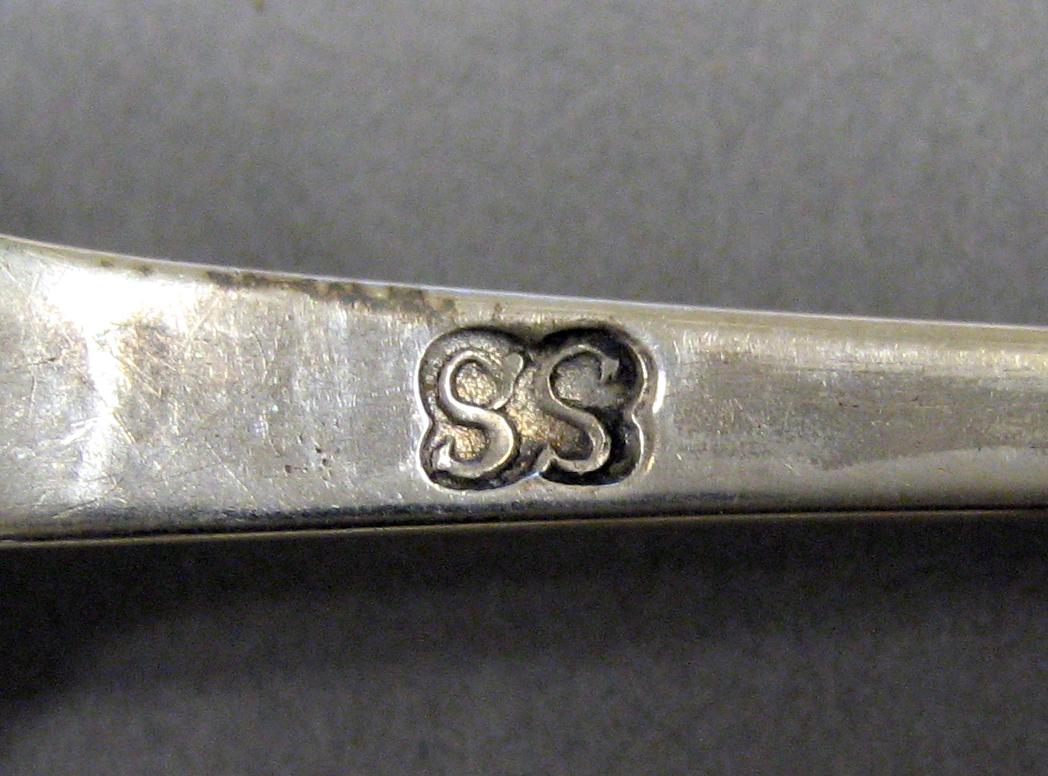 1998.0004.3972 Silver spoon mark