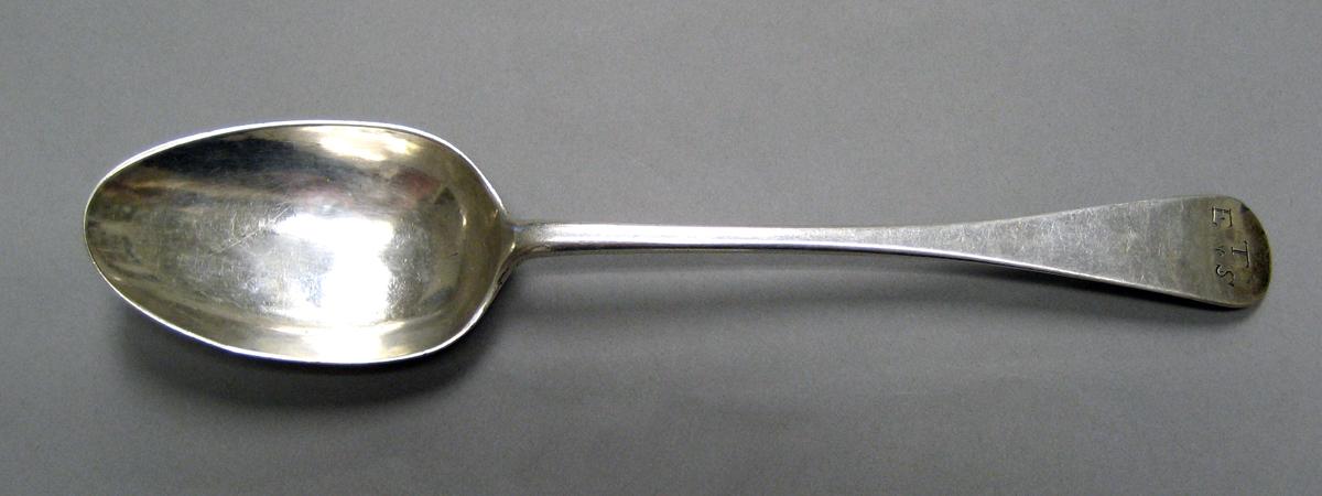1998.0004.3978 Silver spoon upper surface