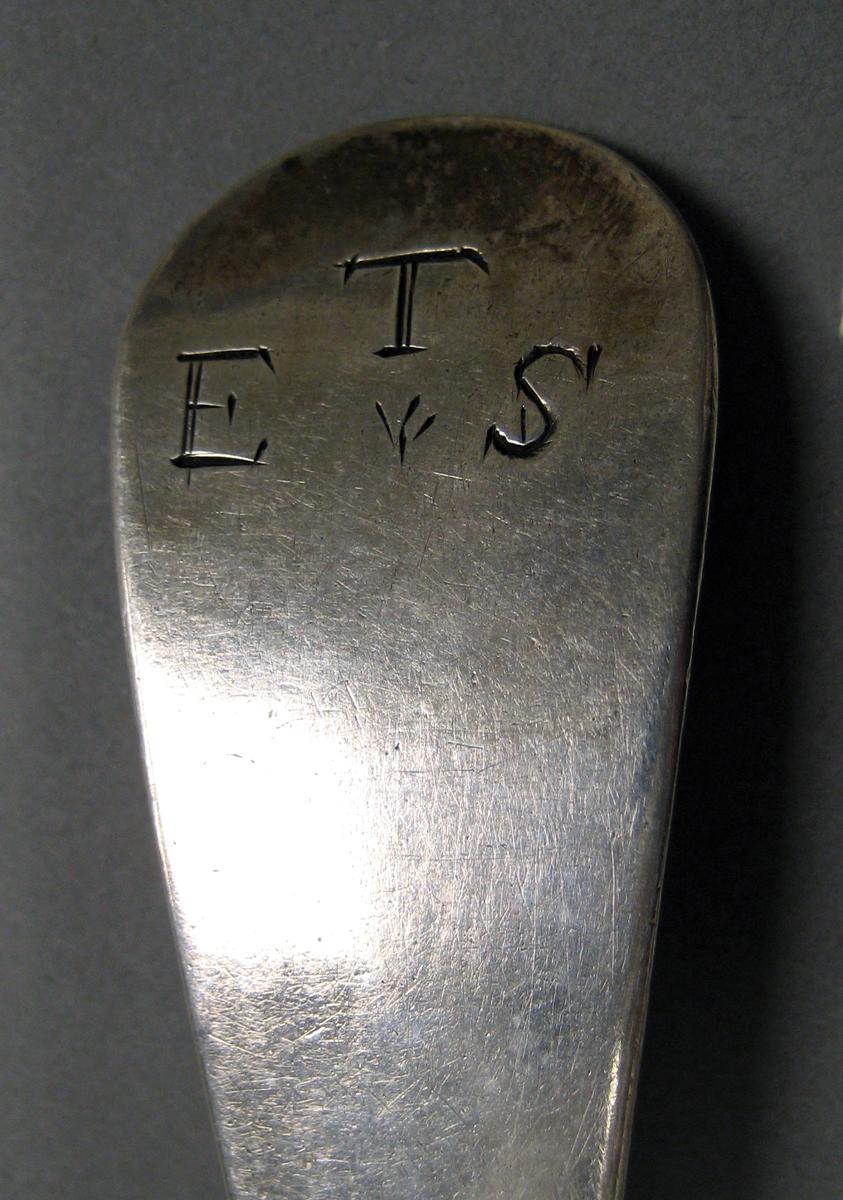 1998.0004.3978 Silver spoon engraving