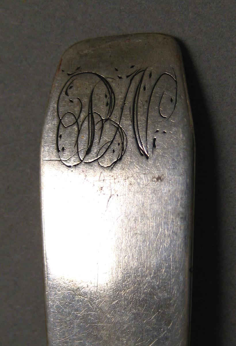 1998.0004.3981 Silver spoon engraving