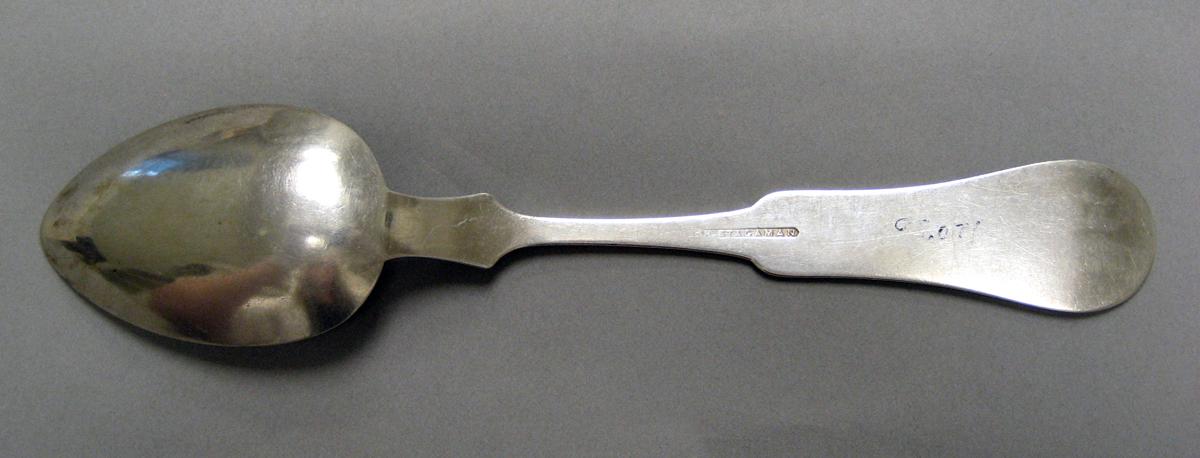 1998.0004.3983 Silver spoon underside
