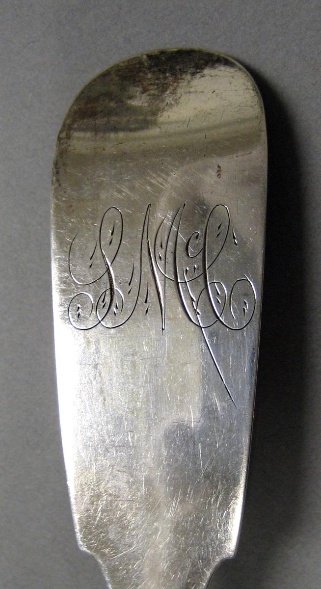 1998.0004.3984 Silver spoon engraving