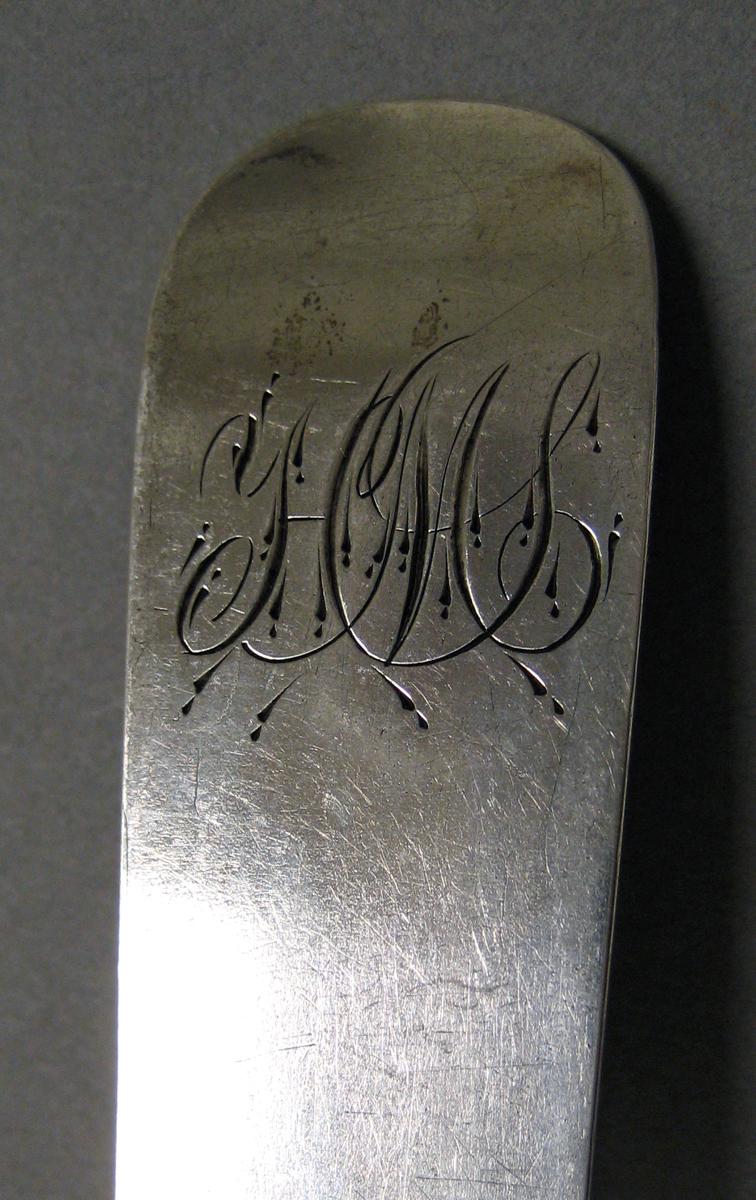 1998.0004.3985 Silver spoon engraving