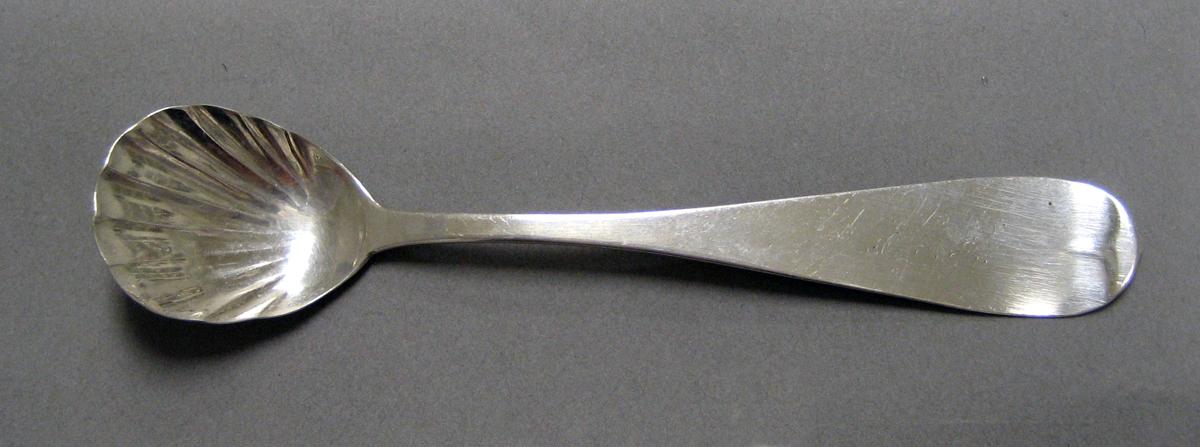 1998.0004.3986 Silver spoon upper surface