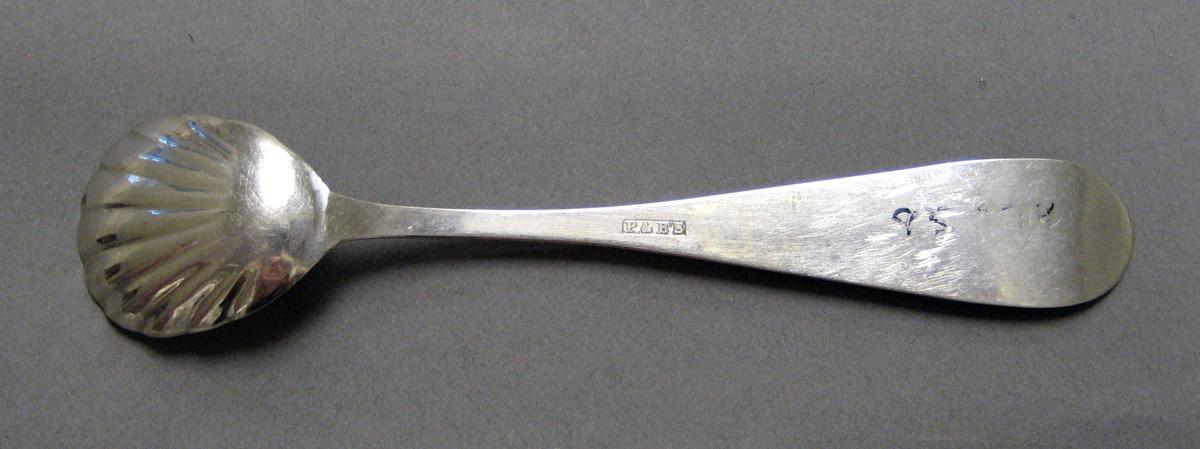 1998.0004.3986 Silver spoon underside