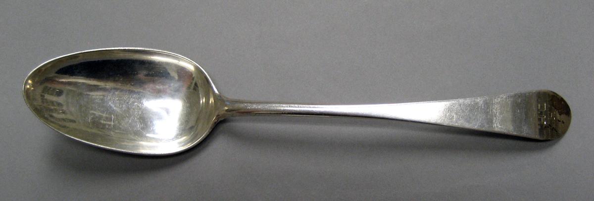 1998.0004.3991 Silver spoon upper surface