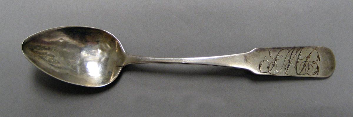1998.0004.3992 Silver spoon upper surface
