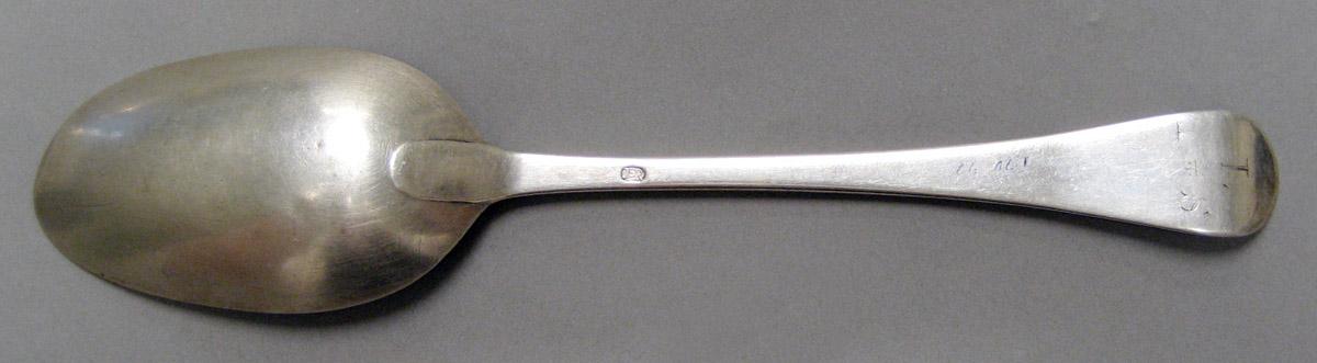 1998.0004.3993 Silver Spoon underside