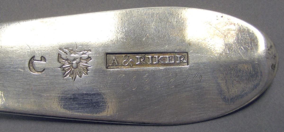 1998.0004.3994 Silver Spoon mark