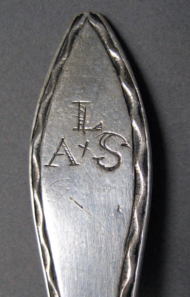 1998.0004.3997 Silver Spoon engraving2