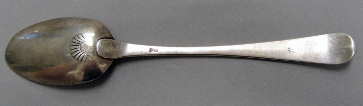 1998.0004.4008 Silver Spoon underside