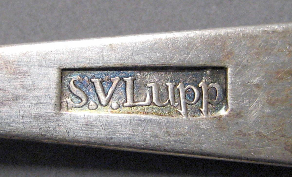 1998.0004.4010 Silver Spoon mark