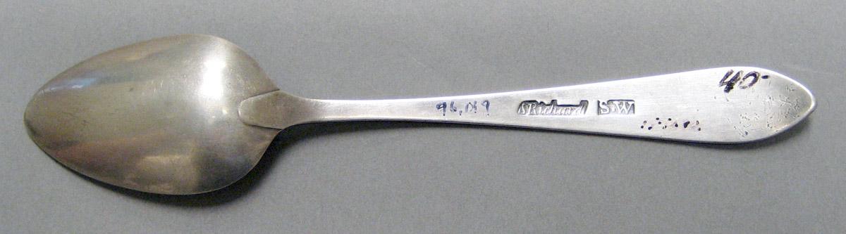 1998.0004.4011 Silver Spoon underside