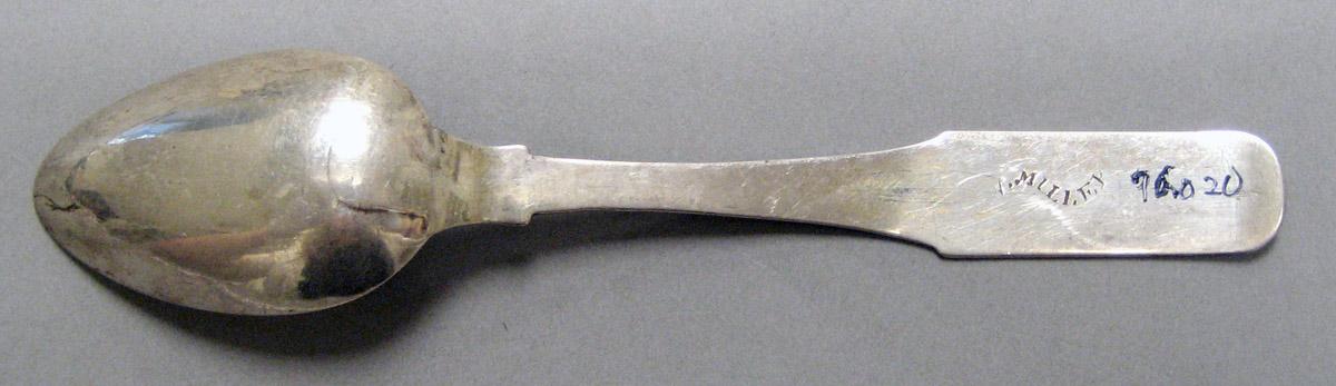 1998.0004.4012 Silver Spoon underside