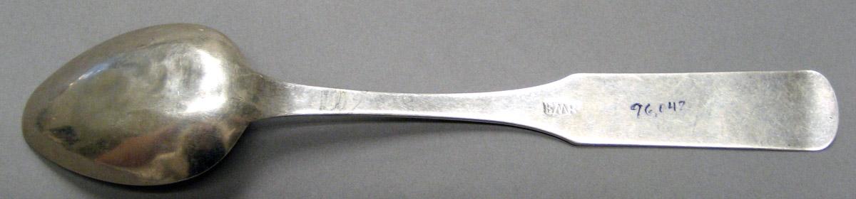 1998.0004.4033 Silver Spoon underside