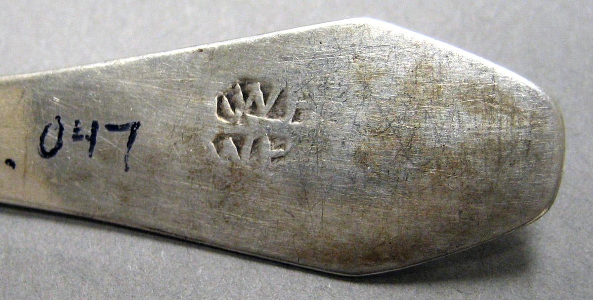 1998.0004.4037 Silver Spoon mark