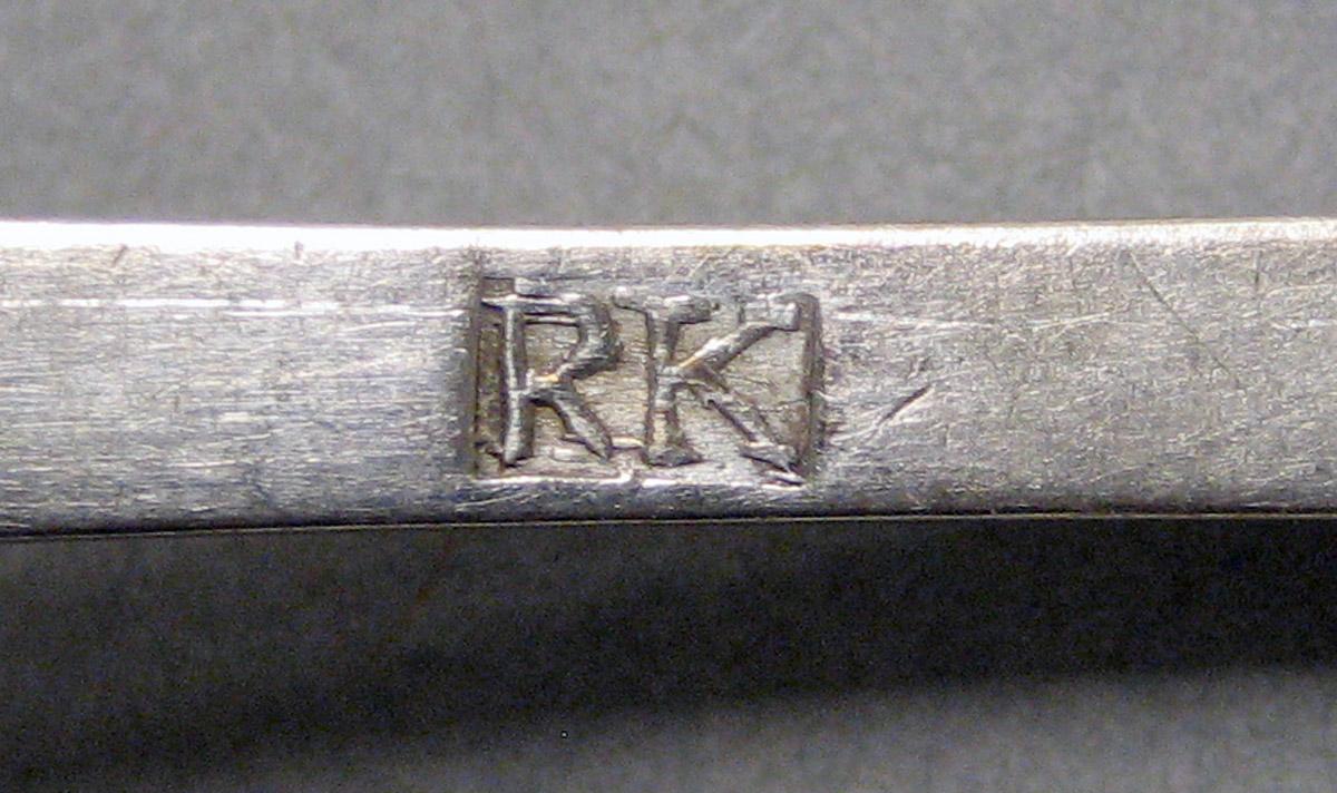 1998.0004.4053.004 Silver Spoon mark