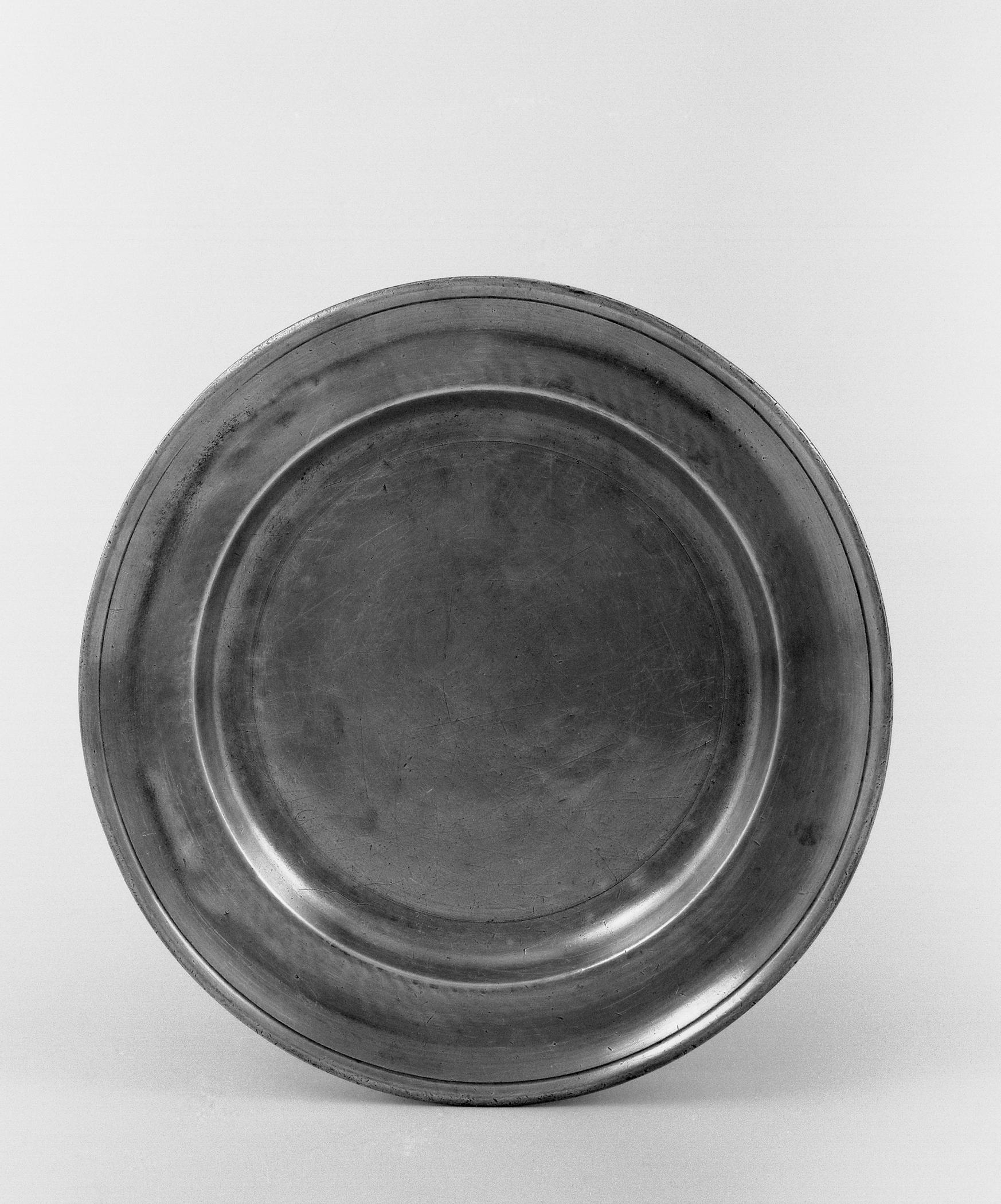 1958.0640 Pewter plate