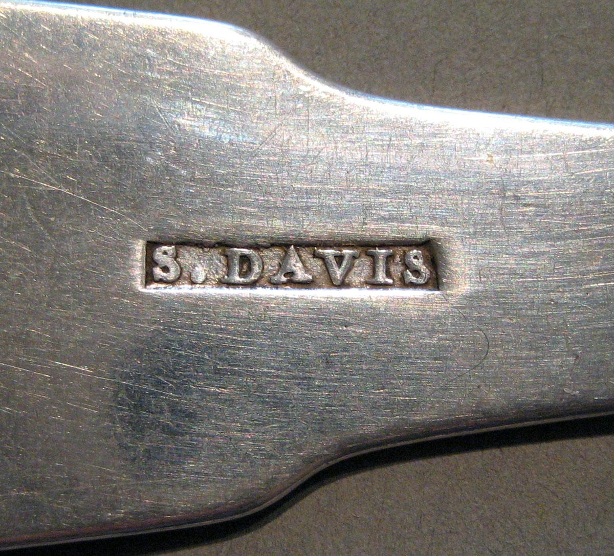 1998.0004.424 Silver Spoon mark