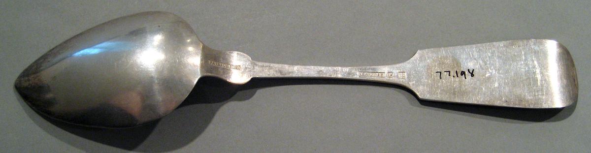 1998.0004.462.002 Silver Spoon underside