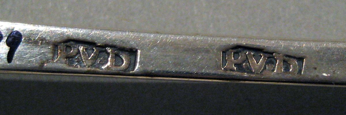 1998.0004.463 Silver Spoon marks