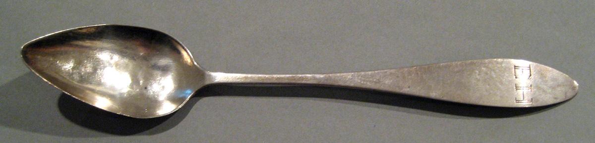 1998.0004.465.006 Silver Spoon upper surface