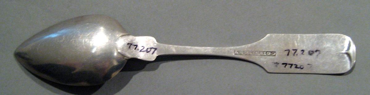 1998.0004.470 Silver Spoon underside