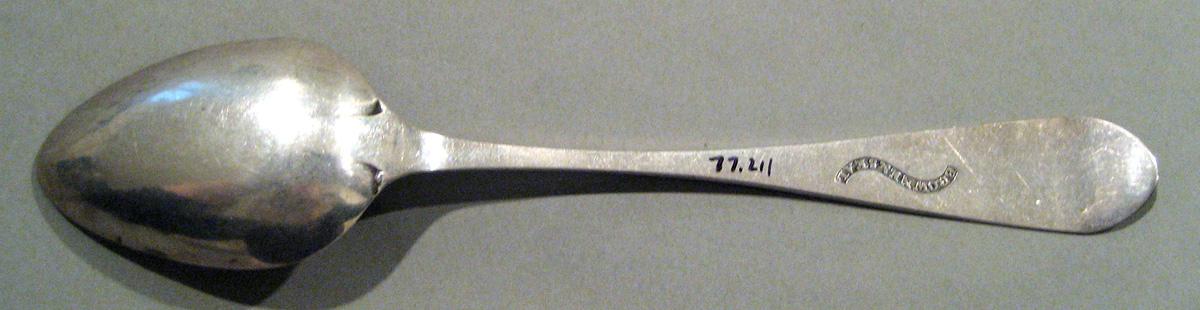 1998.0004.474.001 Silver Spoon underside