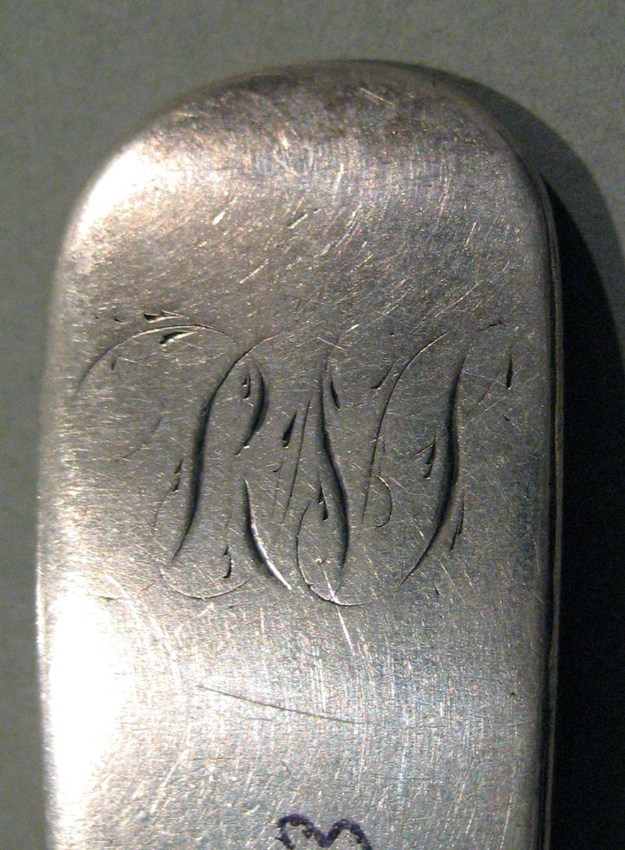 1998.0004.476 Silver Knife engraving