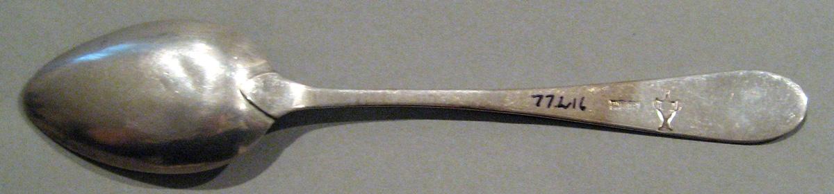 1998.0004.479 Silver Spoon underside