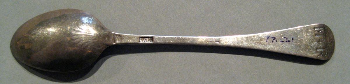 1998.0004.484 Silver Spoon underside