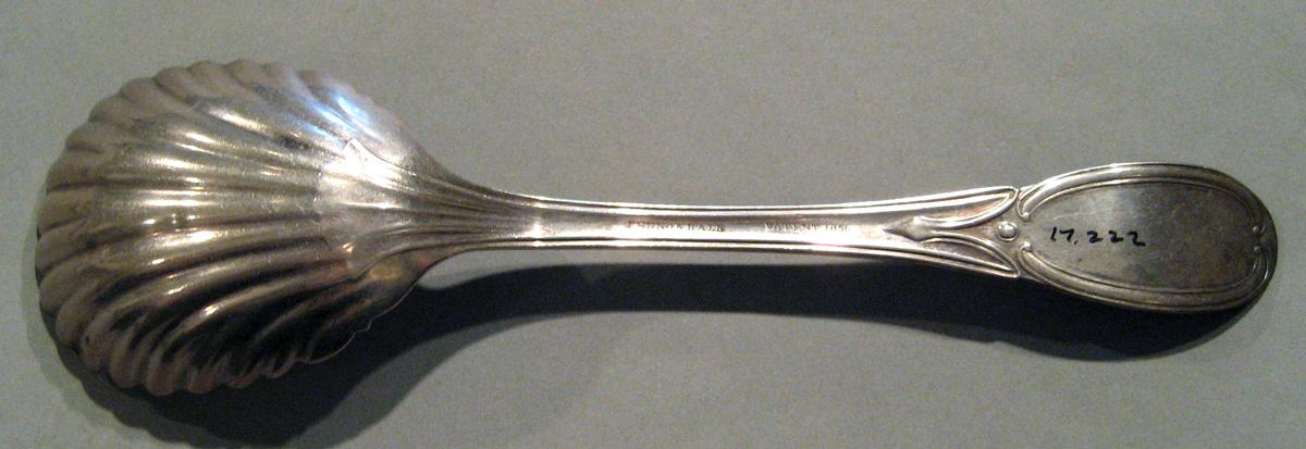1998.0004.485 Silver Spoon underside