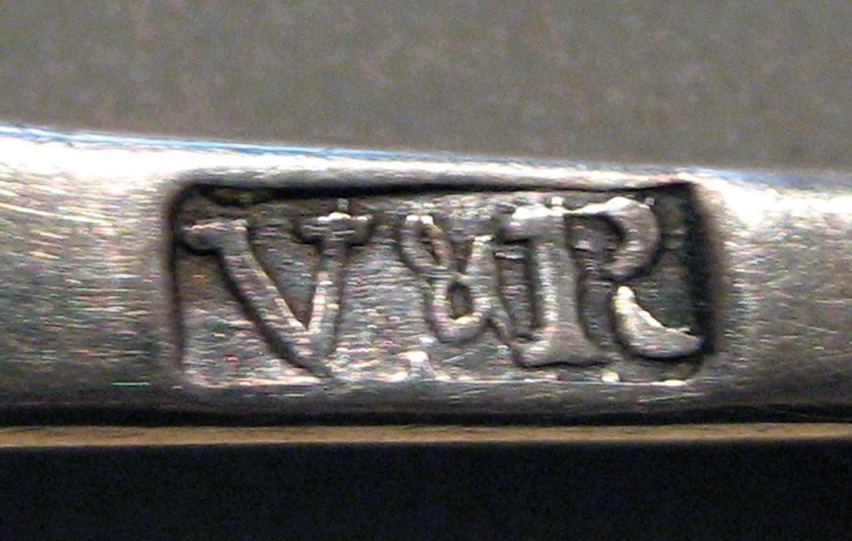 1998.0004.491.001 Silver Spoon mark