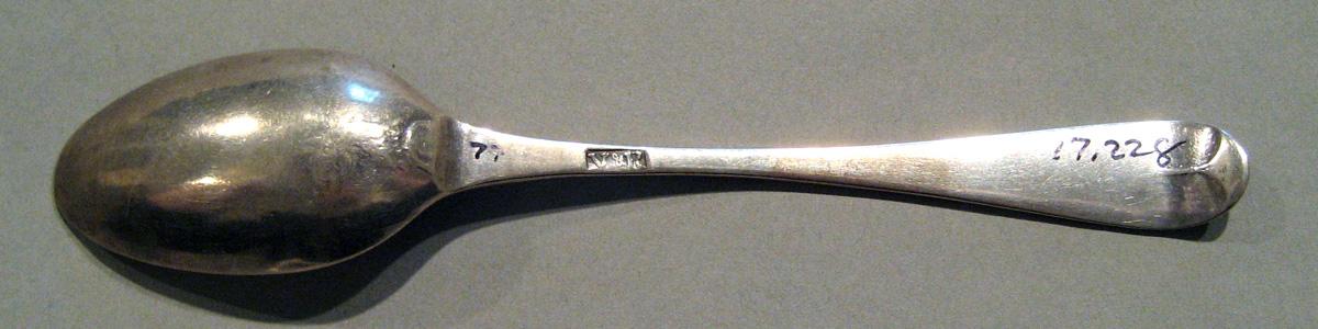 1998.0004.491.002 Silver Spoon underside