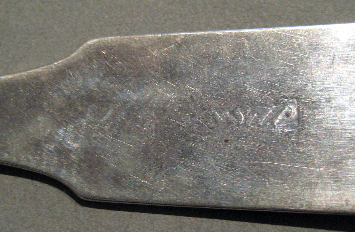 1998.0004.494 Silver Spoon mark