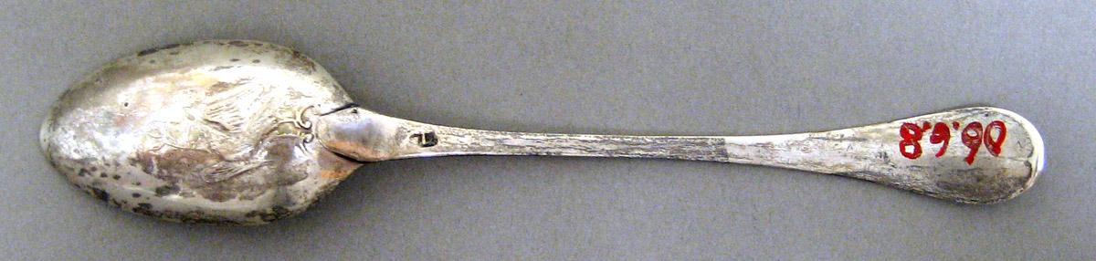 2006.0006.008 Silver Spoon underside