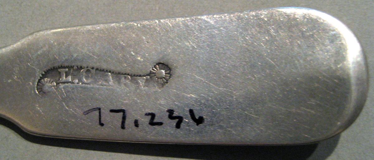 1998.0004.499.003 Silver Spoon mark