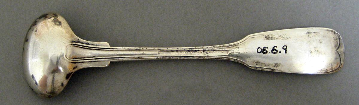 2006.0006.009 Silver Spoon underside