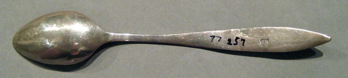 1998.0004.520 Silver Spoon underside