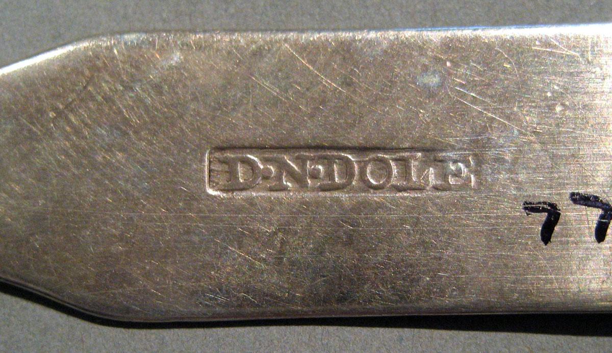 1998.0004.526 Silver Spoon mark
