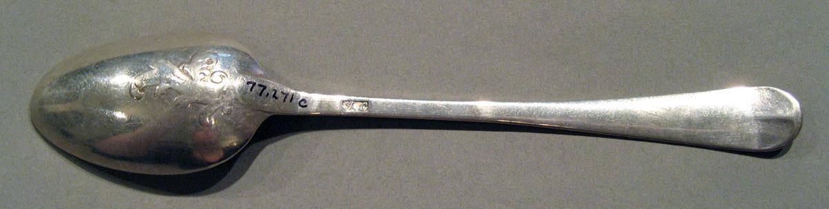 1998.0004.534.003 Silver Spoon underside