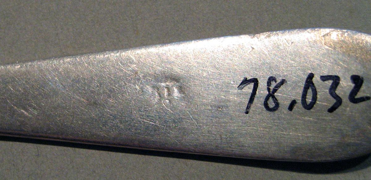 1998.0004.575 Silver Spoon mark