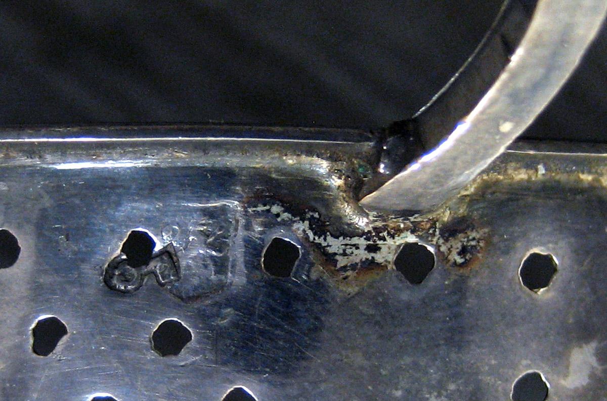 1998.0004.577 Silver Strainer mark exterior bowl near handle